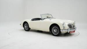 Image 3/15 of MG MGA 1600 (1962)