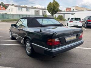 Bild 2/22 von Mercedes-Benz 300 CE-24 (1993)