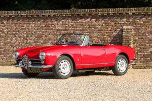 Image 8/50 of Alfa Romeo Giulia 1600 Spider (1963)