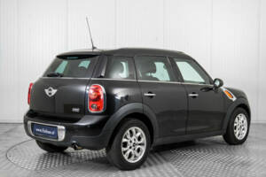 Image 2/50 of Mini One Countryman (2011)