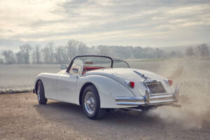 Immagine 5/42 di Jaguar XK 150 3.4 S OTS (1958)