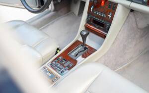 Image 54/72 de Mercedes-Benz 500 SEL (1984)