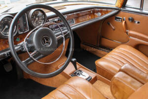 Bild 16/35 von Mercedes-Benz 280 SE 3,5 (1970)