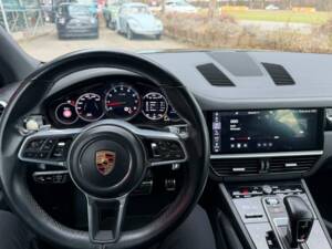 Bild 13/26 von Porsche Cayenne (2019)
