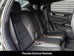 Obraz 26/33 pojazdu Porsche Cayenne Coupé Turbo S E-Hybrid (2026)
