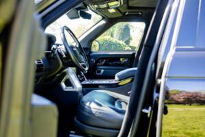 Image 31/49 of Land Rover Range Rover V8 Armoured (2022)