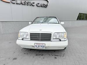 Imagen 6/41 de Mercedes-Benz E 320 (1995)