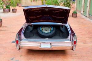 Bild 47/200 von Cadillac Coupe DeVille (1968)