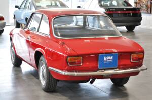 Imagen 4/43 de Alfa Romeo Giulia GT 1300 Junior (1971)