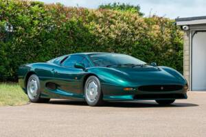 Image 1/50 of Jaguar XJ 220 (1994)