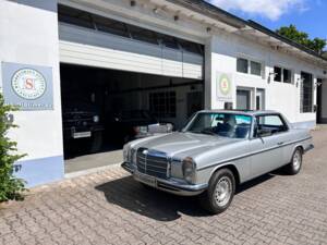 Image 49/61 of Mercedes-Benz 280 CE (1974)