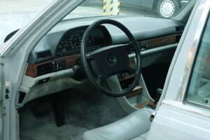 Bild 40/50 von Mercedes-Benz 300 SEL (1986)