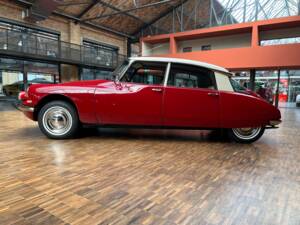 Image 16/37 of Citroën ID 19 (1967)