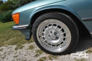 Image 35/75 de Mercedes-Benz 560 SL (1986)
