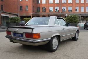 Image 25/29 of Mercedes-Benz 500 SL (1986)