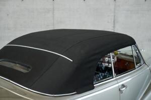 Immagine 45/50 di BMW 502 Baur (1955)