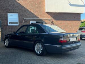Imagen 7/64 de Mercedes-Benz E 500 (1993)