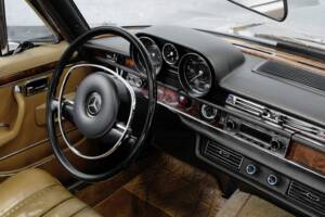Immagine 35/50 di Mercedes-Benz 300 SEL 6.3 (1968)