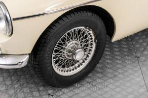 Image 25/50 of MG MGB (1964)
