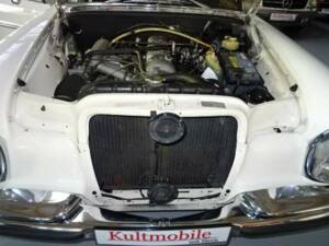 Image 17/34 of Mercedes-Benz 280 SE (1971)