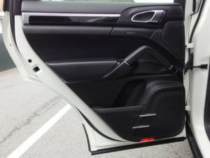 Bild 69/99 von Porsche Cayenne S (2010)