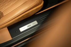 Bild 25/51 von Aston Martin DB12 Volante (2024)