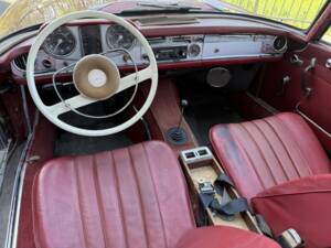 Image 22/50 of Mercedes-Benz 230 SL (1966)