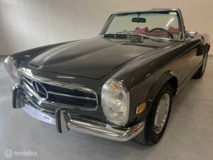 Image 8/40 of Mercedes-Benz 280 SL (1970)