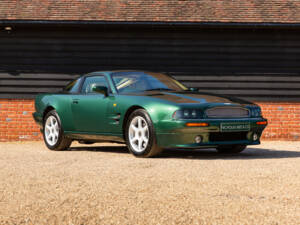 Image 1/80 of Aston Martin V8 Coupé (1996)