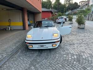Image 3/5 of Porsche 911 Carrera 3.2 (1986)