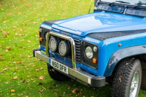 Image 7/50 of Land Rover Defender 90 "50th Anniversary" (1998)