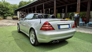 Afbeelding 13/63 van Mercedes-Benz SLK 32 AMG (2001)