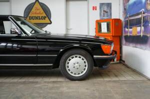 Image 33/38 de Mercedes-Benz 560 SL (1987)