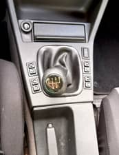 Immagine 32/75 di BMW 320i (1988)
