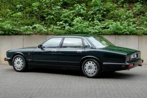 Image 14/77 de Jaguar XJ 40 (XJ-R) (1993)