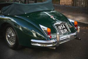 Image 9/50 of Jaguar XK 150 DHC (1954)