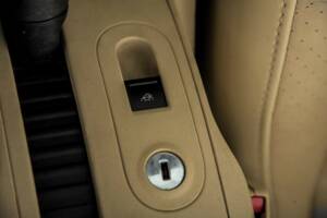 Immagine 34/50 di Volkswagen New Beetle 1.6 (2004)