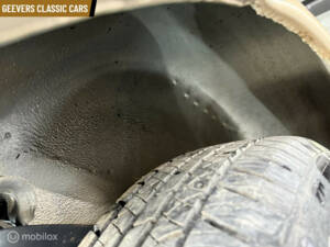 Image 23/41 of Mercedes-Benz 560 SL (1986)