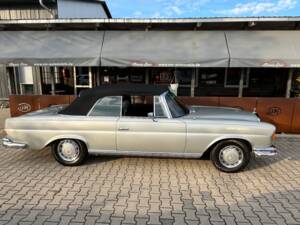Image 39/60 of Mercedes-Benz 280 SE (1969)