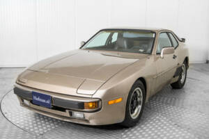 Afbeelding 17/50 van Porsche 944 (1983)