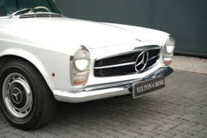 Image 25/50 de Mercedes-Benz 280 SL (1968)