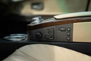 Image 28/50 de BMW 745d (2005)