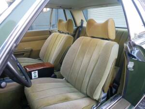 Afbeelding 38/41 van Mercedes-Benz 280 SLC (1977)