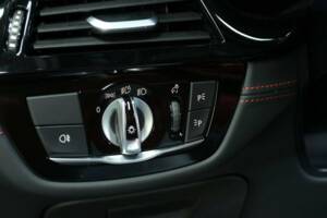 Image 18/50 of BMW M5 xDrive (2022)
