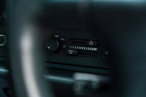 Image 33/68 of Porsche 911 Carrera (1997)