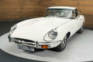 Image 5/8 of Jaguar E-Type (1969)