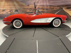 Image 24/50 of Chevrolet Corvette (1959)