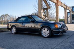 Bild 13/49 von Mercedes-Benz 300 CE-24 (1993)