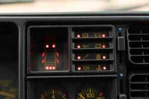 Image 49/50 of Lancia Delta HF Integrale 16V (1989)