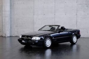 Image 3/46 of Mercedes-Benz SL 320 (1998)